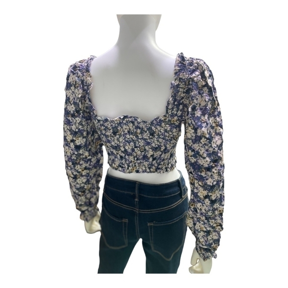 𝅺Elodie Cropped Top - Picture 3 of 6